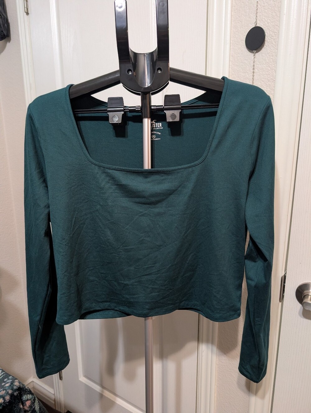 Cropped Hollister Long sleeve Tee